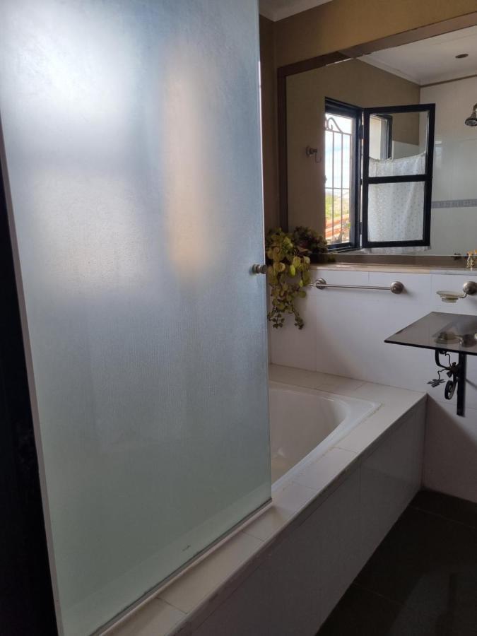 Hostal Las Rosas ซัลตา ภายนอก รูปภาพ